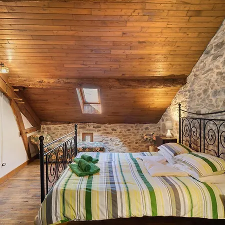 La Vigne Ferienhaus Saint-Saud-Lacoussière